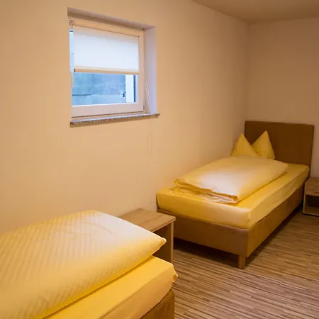 Hotel Gaestehaus Und Lamm Garni