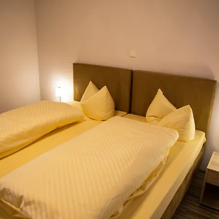 Gaestehaus Und Lamm Garni Hotel Blaubeuren