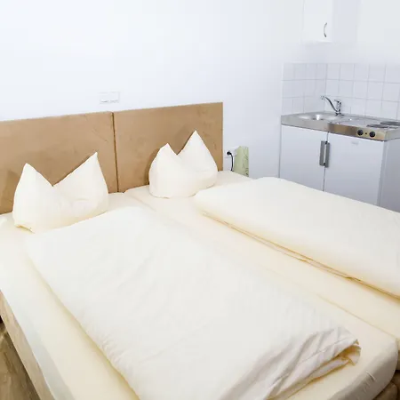 Hotel Gaestehaus Und Lamm Garni Blaubeuren