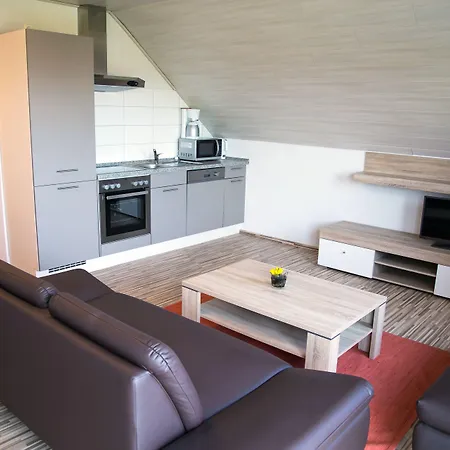 Gaestehaus Und Lamm Garni Блаубойрен