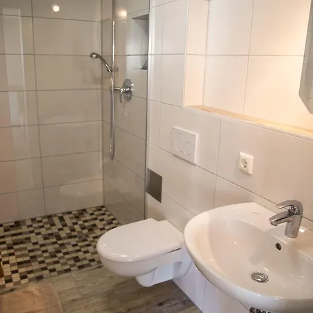 Отель Gaestehaus Und Lamm Garni 4*