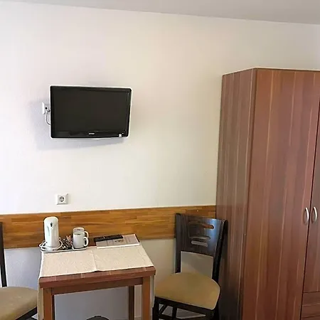 Gaestehaus Und Lamm Garni 4*
