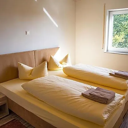 Gaestehaus Und Lamm Garni 4* Блаубойрен