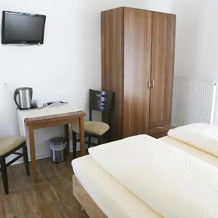 Gaestehaus Und Lamm Garni בלאובורן