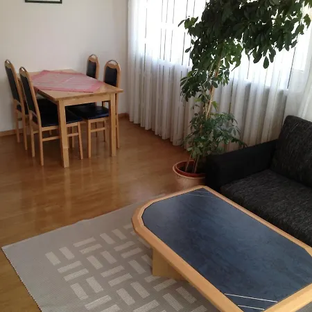 Hotel Gaestehaus Und Lamm Garni