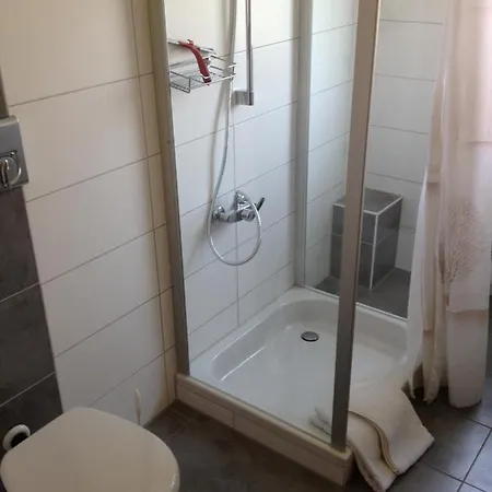 Gaestehaus Und Lamm Garni 4*